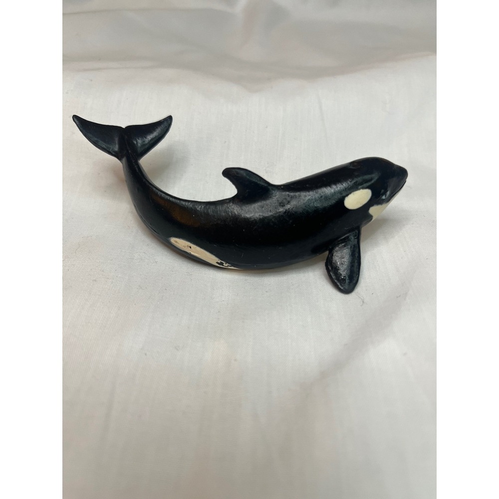 Vintage 1991 Monterey Bay aquarium killer whale figure 4"